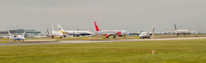 By RHL Images from England (Busy Holding Points) [CC BY-SA 2.0 (http://creativecommons.org/licenses/by-sa/2.0)], via Wikimedia Commons